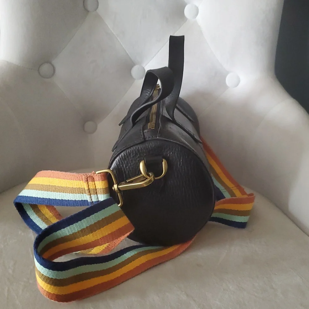 Madewell Black Crossbody Bag with Textured Leather and Detachable Rainbow Strap - Picture 4 of 12